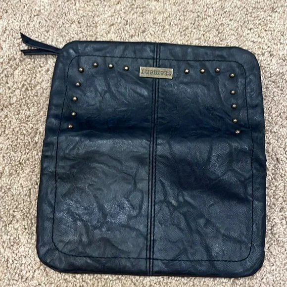 ELEMENT - Picture 5 of 5